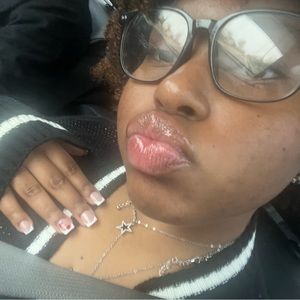 Meet your Posher, Gabrielle